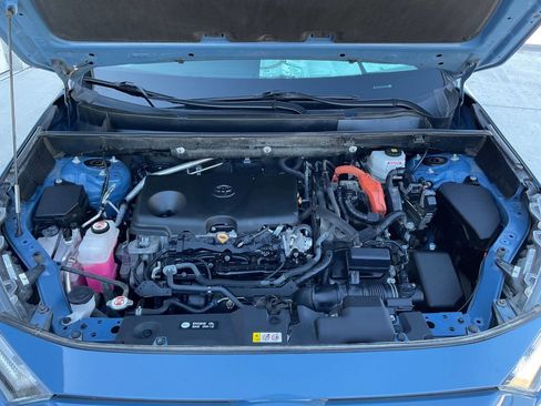 Used 2022 Toyota RAV4 SE w/ Convenience Package image 46