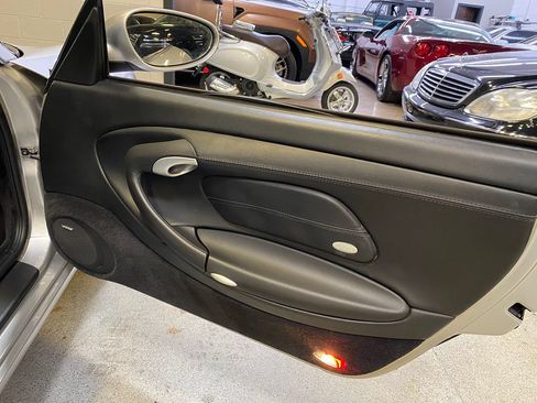 Used 2004 Porsche 911 Carrera RWD image 18