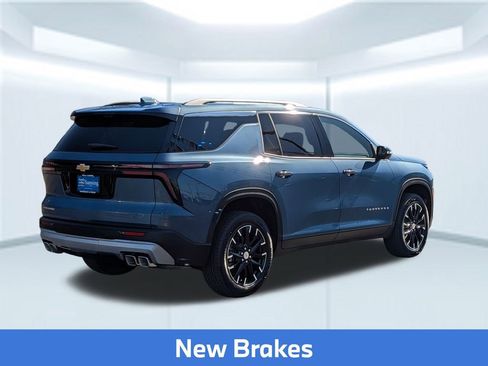 Used 2026 Chevrolet Traverse LT w/ Sun and Wheel Package image 6