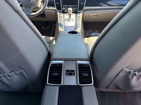 Used 2013 Porsche Panamera RWD image 25