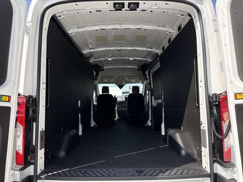 New 2026 Ford Transit 250 148 Medium Roof w/ Load Area Protection Package RWD image 12