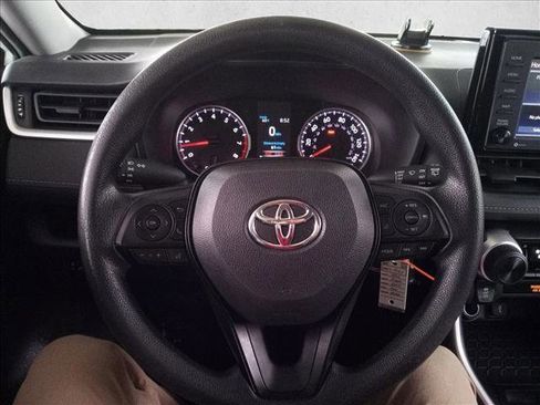 Used 2022 Toyota RAV4 LE image 15