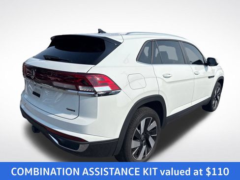 Certified 2024 Volkswagen Atlas Cross Sport SE AWD/4WD image 5
