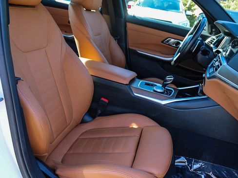 Used 2021 BMW 330i Sedan w/ Premium Package RWD image 16