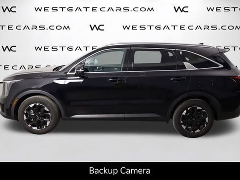 Certified 2025 Kia Sorento S w/ Panoramic Sunroof Package FWD image 5