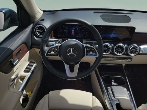 Used 2023 Mercedes-Benz GLB 250 4MATIC image 18