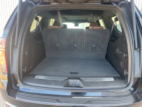 Used 2023 Chevrolet Suburban High Country w/ Advanced Technology Package image 8