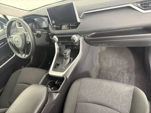 Used 2025 Toyota RAV4 XLE w/ Convenience Package image 5