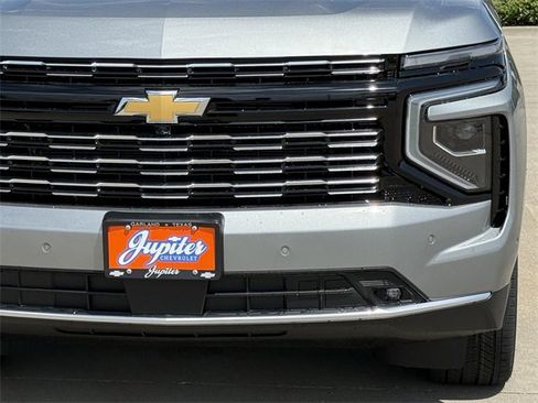 New 2025 Chevrolet Suburban High Country image 7