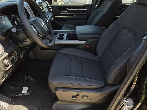 New 2026 RAM 1500 4x4 Crew Cab image 17