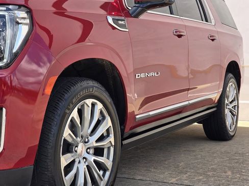 Used 2022 GMC Yukon XL Denali AWD/4WD image 45