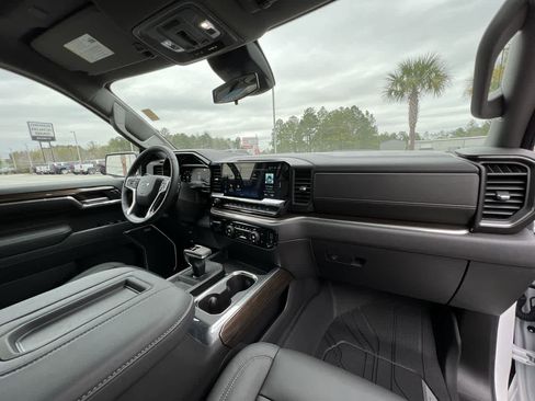 Used 2022 Chevrolet Silverado 1500 LT Trail Boss w/ LT Trail Boss Premium Package image 29