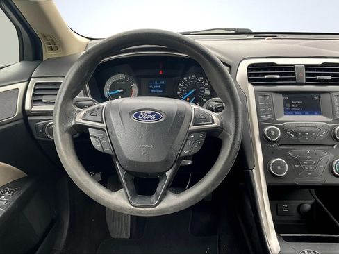 Used 2017 Ford Fusion S FWD image 5