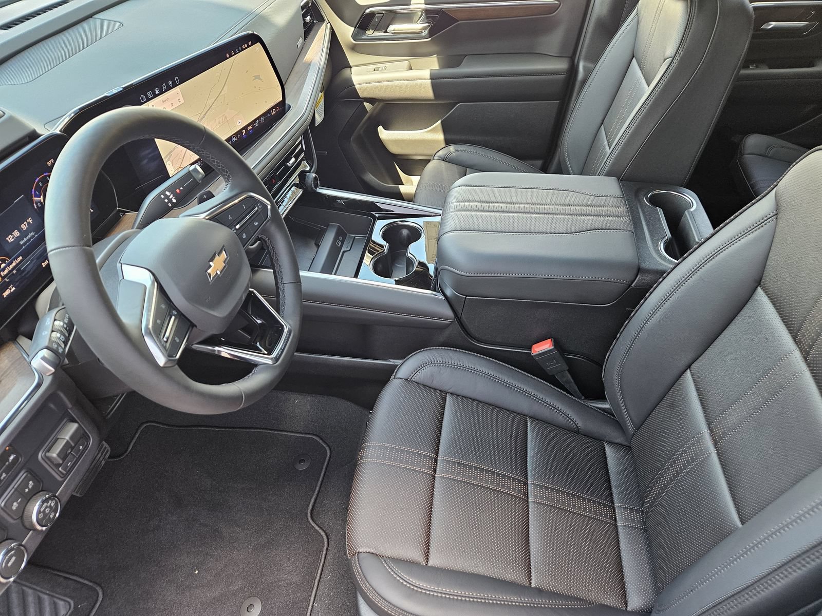 New 2026 Chevrolet Suburban High Country w/ Sun And Tow Package AWD/4WD image 14