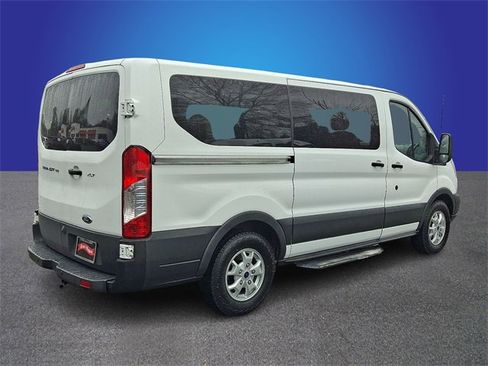 Used 2015 Ford Transit 150 XLT image 4