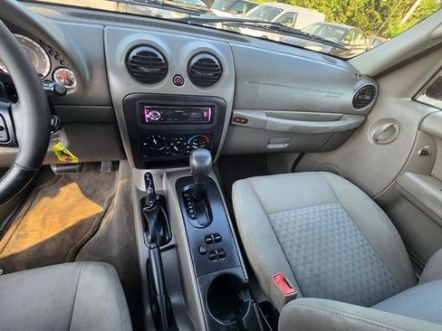Used 2005 Jeep Liberty Sport AWD/4WD image 15