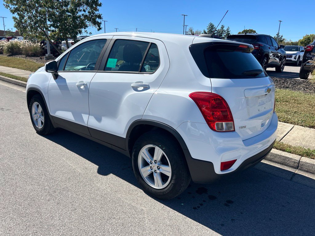 Used 2020 Chevrolet Trax LS FWD image 4