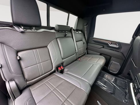 Used 2024 Chevrolet Silverado 3500 High Country w/ High Country Premium Package image 31