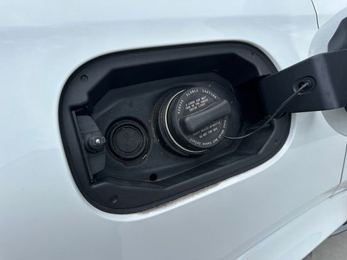 Used 2023 Mercedes-Benz GLE 450 4MATIC image 40