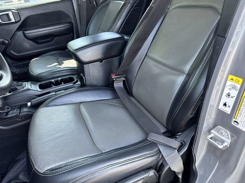 Used 2018 Jeep Wrangler Unlimited Sport AWD/4WD image 19