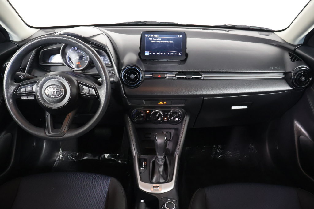 Used 2019 Toyota Yaris L FWD image 10