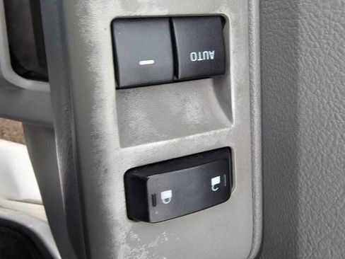 Used 2010 Ford E-350 and Econoline 350 Super Duty image 24