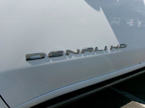 Used 2024 GMC Sierra 2500 Denali Ultimate AWD/4WD image 3