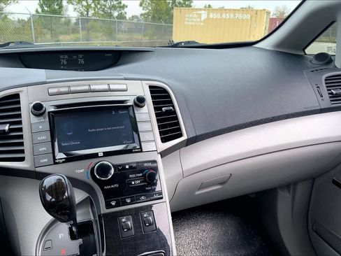 Used 2015 Toyota Venza XLE image 34