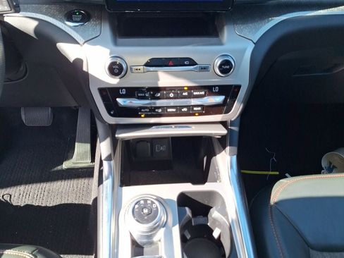 Used 2021 Ford Explorer Timberline image 11
