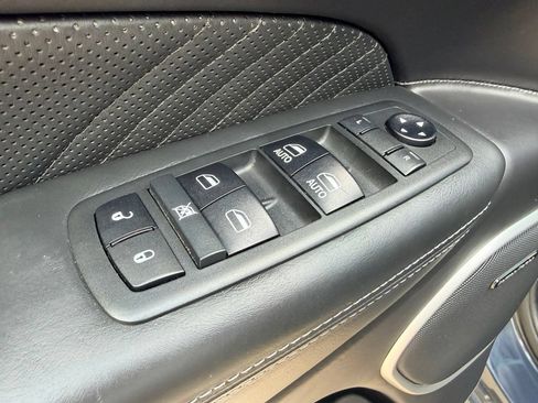 Used 2018 Jeep Grand Cherokee Trackhawk AWD/4WD image 35