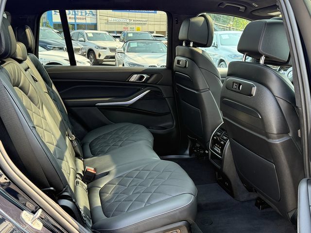 Used 2024 BMW X7 xDrive40i w/ M Sport Package AWD/4WD image 31