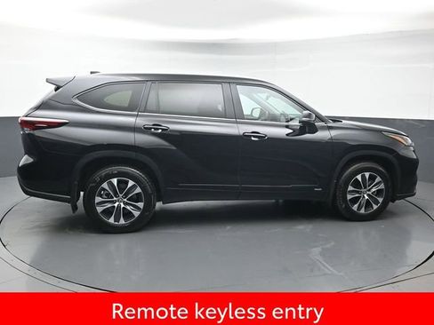 Certified 2026 Toyota Highlander XLE w/ Protection Package #3 (TMS) AWD/4WD image 8