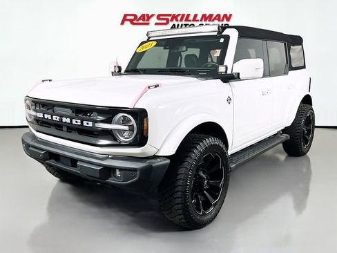 Used 2023 Ford Bronco Outer Banks image 3