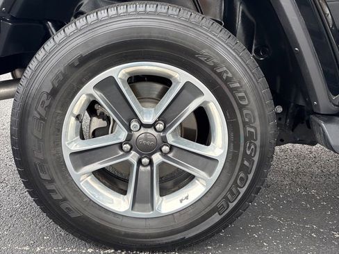 Used 2023 Jeep Wrangler Sahara w/ Cold Weather Group image 15