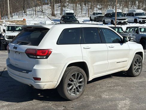 Used 2019 Jeep Grand Cherokee Altitude image 5