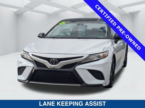 Used 2019 Toyota Camry XSE image 7