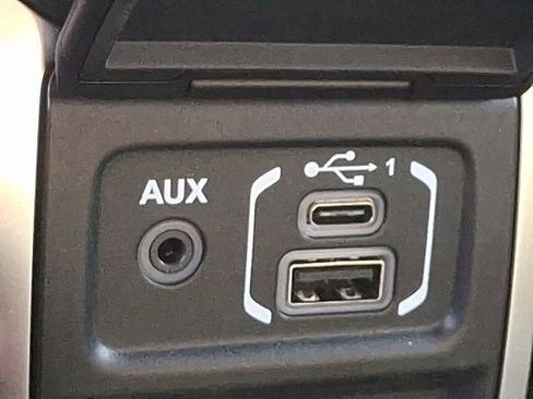 Used 2024 Jeep Wrangler Sport S image 27