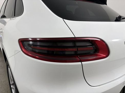 Used 2017 Porsche Macan AWD/4WD image 18