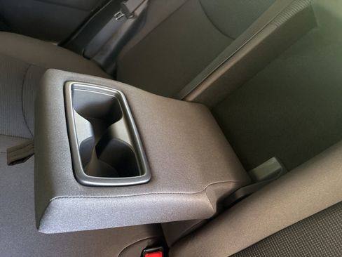 Used 2025 Toyota RAV4 LE AWD/4WD image 33
