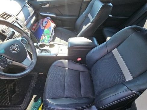 Used 2014 Toyota Camry SE FWD image 11