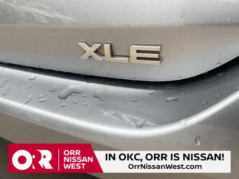 Used 2023 Toyota Highlander XLE image 11