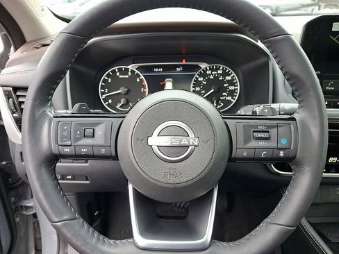 Used 2023 Nissan Rogue SL w/ SL Premium Package image 21