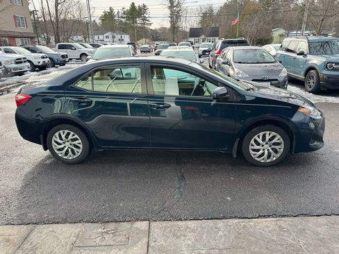 Used 2018 Toyota Corolla LE image 6