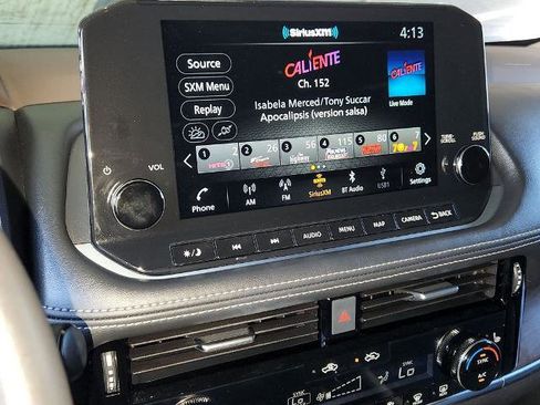 Certified 2022 Nissan Rogue Platinum w/ Head-Up Display Package image 18