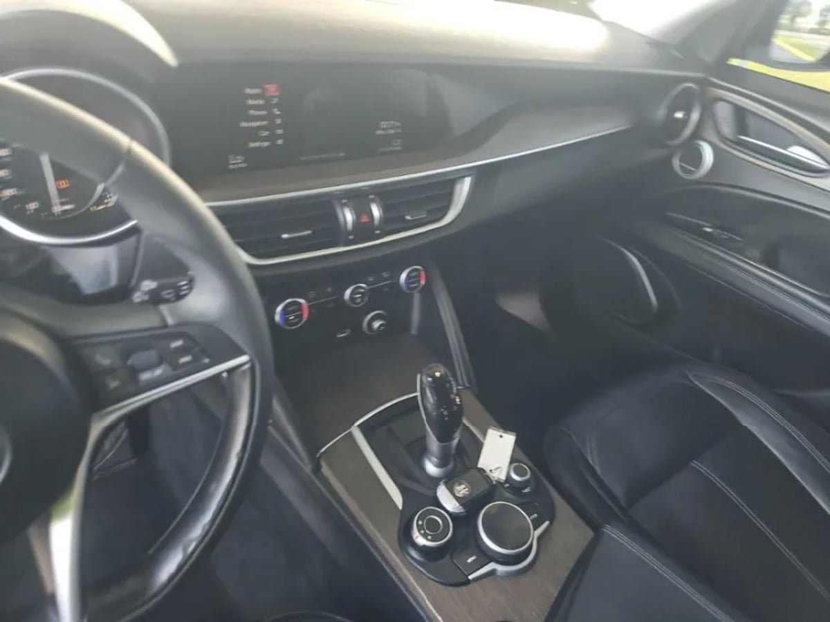 Used 2018 Alfa Romeo Stelvio Ti AWD/4WD image 10