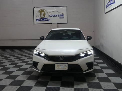Used 2024 Honda Civic Sport image 2