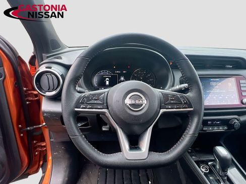 Used 2022 Nissan Kicks SR image 13
