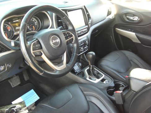 Used 2018 Jeep Cherokee Limited w/ High Altitude Package image 5