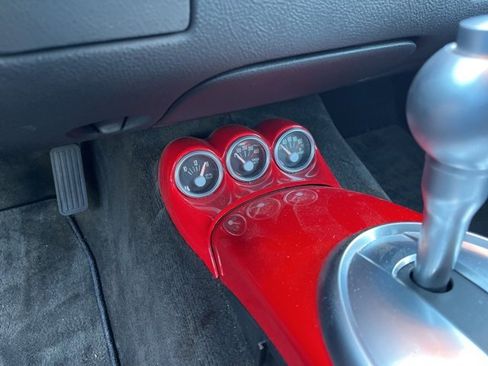 Used 2005 Chevrolet SSR w/ Preferred Equipment Group image 24