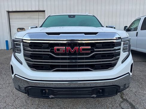 Used 2025 GMC Sierra 1500 SLT image 2